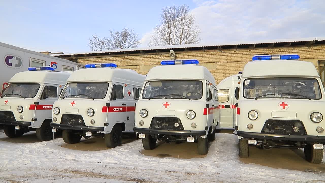 Автопарк медицинских учреждений Костромской области пополнился новыми машинами
