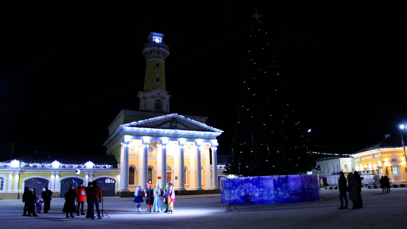 Дед Мороз зажжет огни на Главной ёлке Костромы