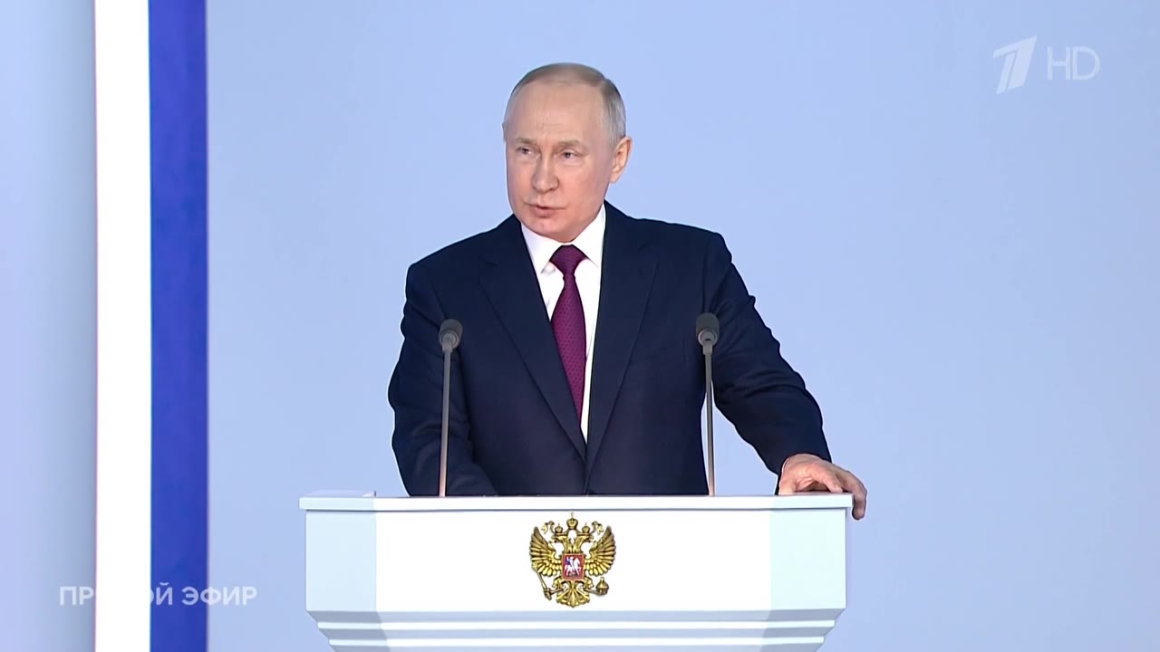 Президент Владимир Путин обратился с ежегодным посланием к Федеральному Собранию