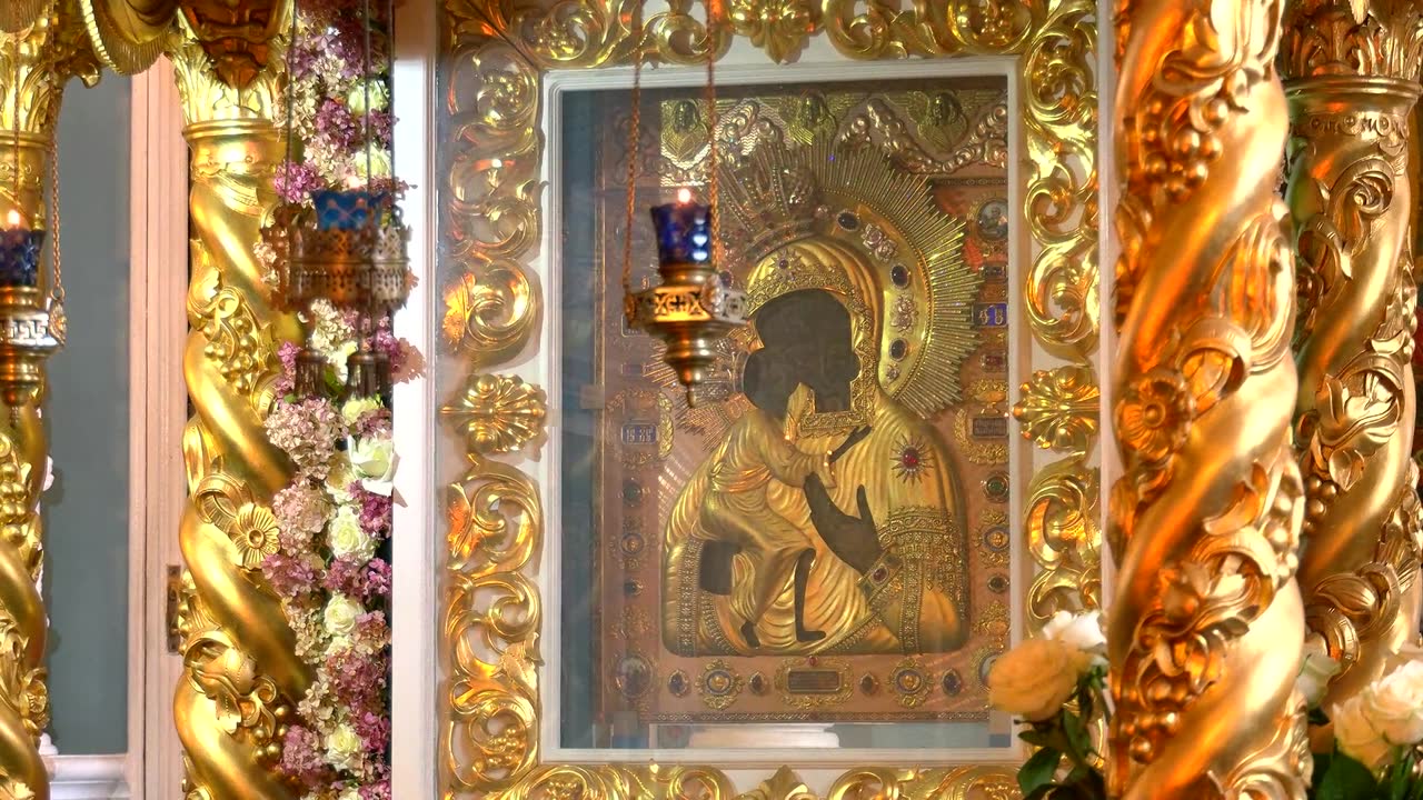 В Костроме в честь Фёдоровской иконы Божией Матери отслужили праздничную Божественную литургию