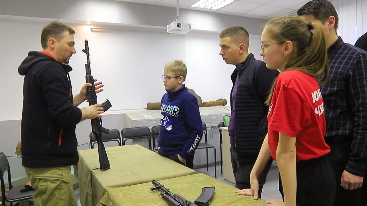 Жители Костромы могут освоить навыки Начальной военной подготовки
