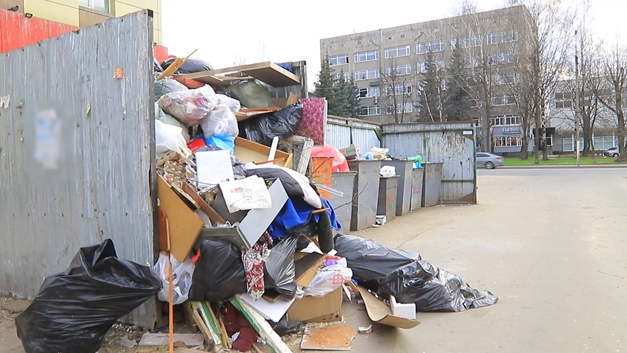 В Костроме проверили качество вывоза крупногабаритного мусора