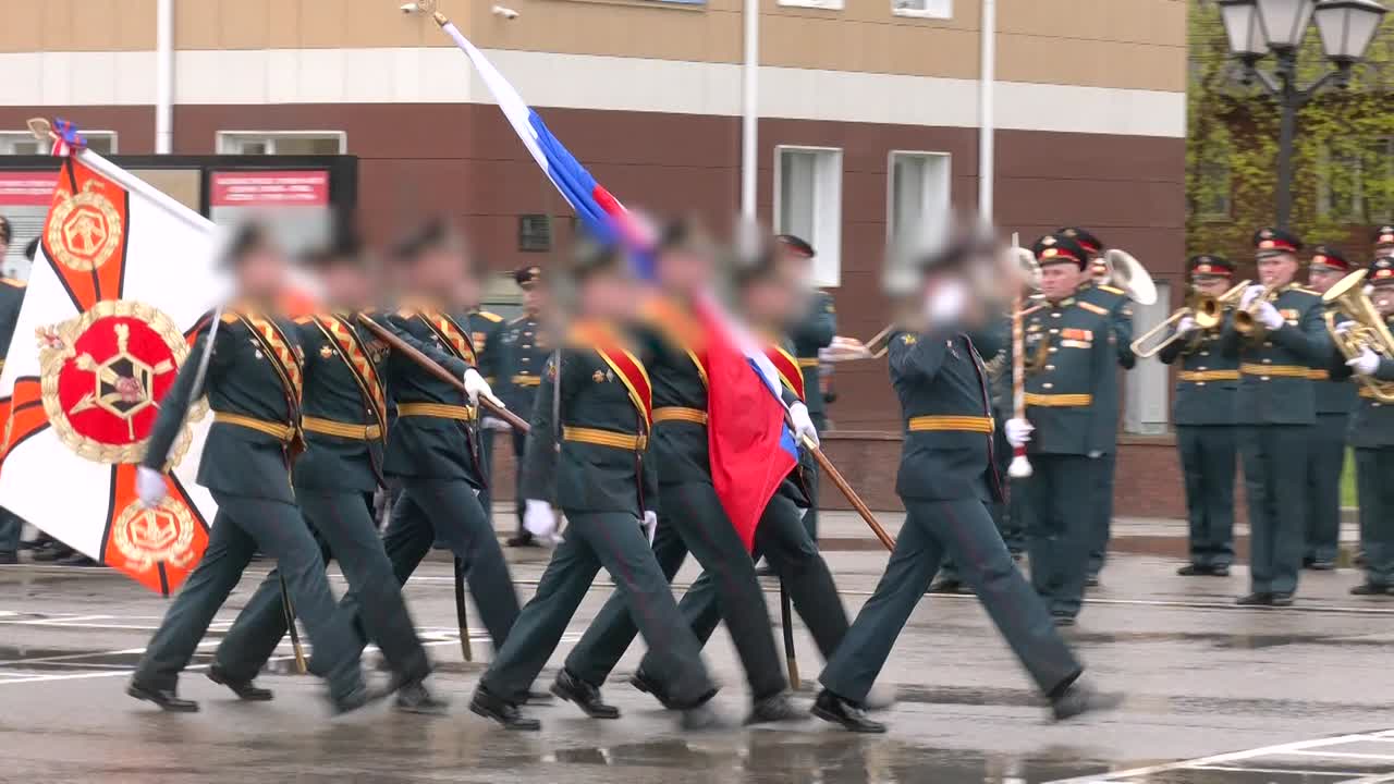 Губернатор Сергей Ситников поздравил выпускников Военной академии РХБЗ