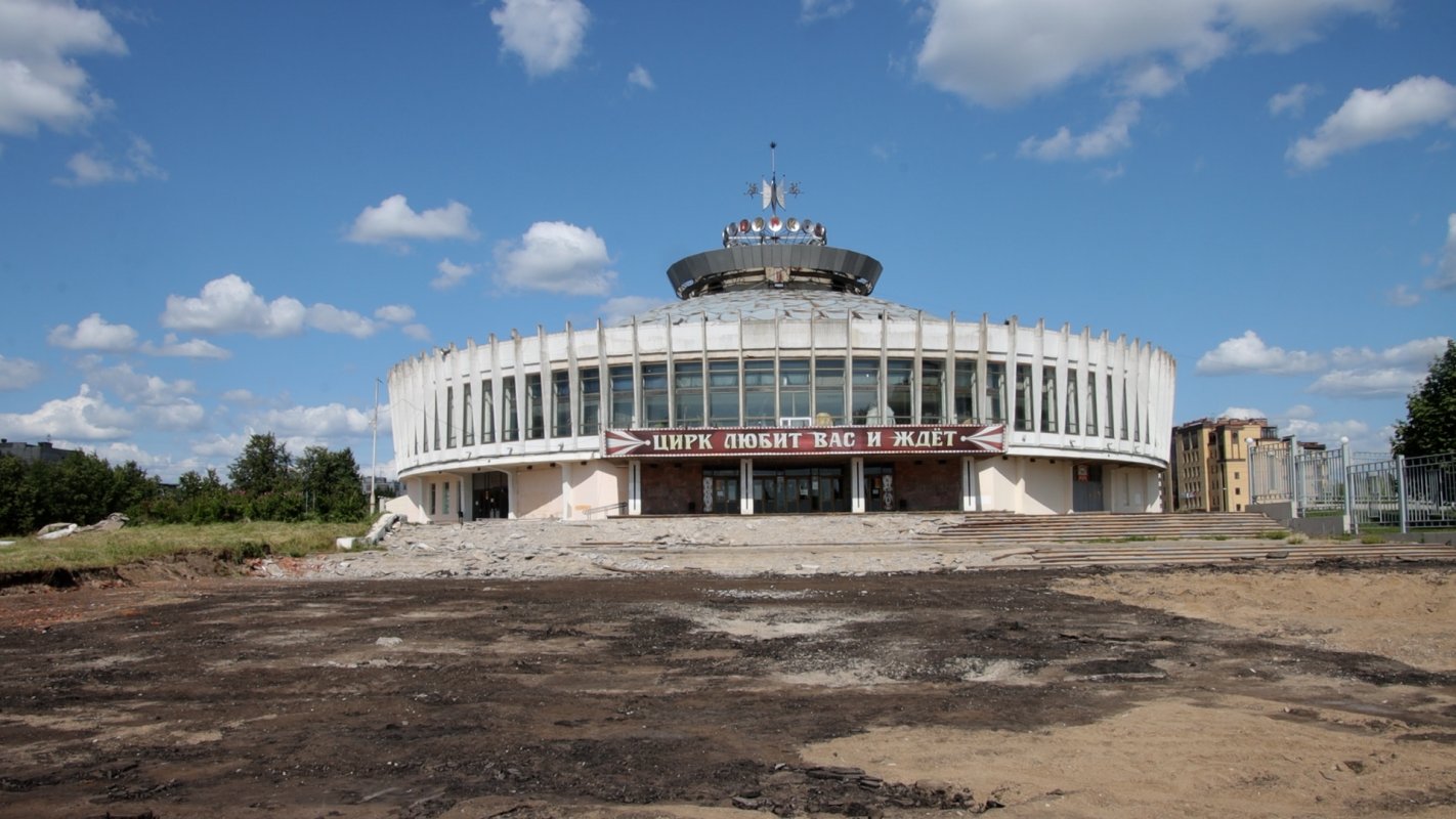 Территорию вокруг Цирка в Костроме продолжаю благоустраивать | ТРК «Русь»