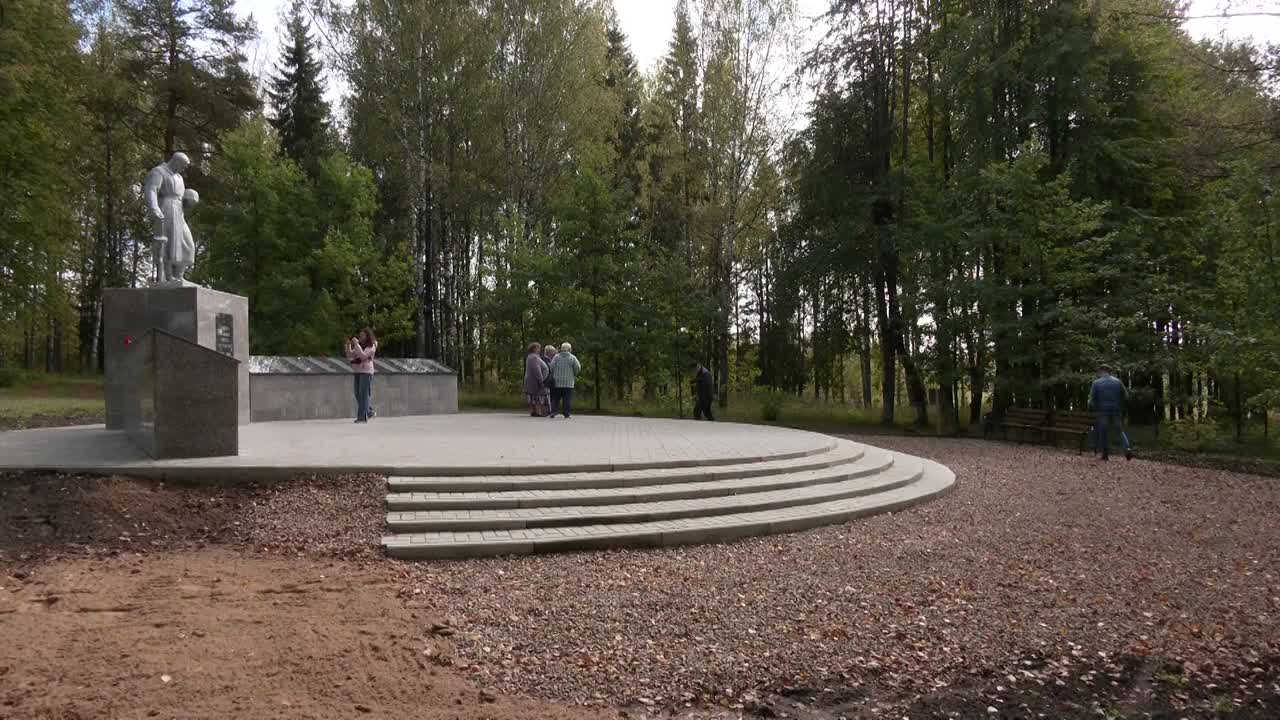 В Судиславле завершилась реконструкция центральной части «Парка Победы»