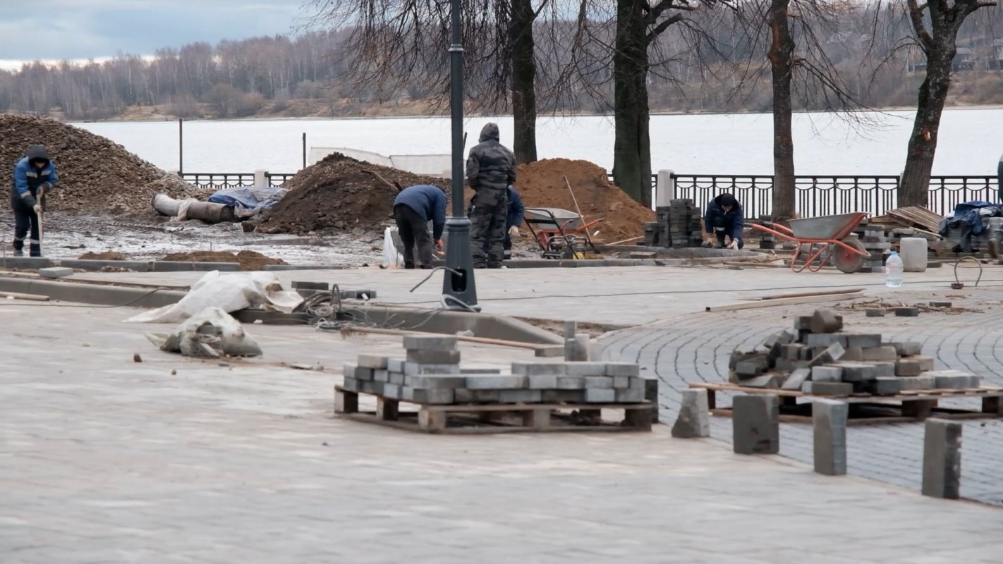 В Костромской области в рамках Президентского нацпроекта благоустраивают дворы и общественные территории
