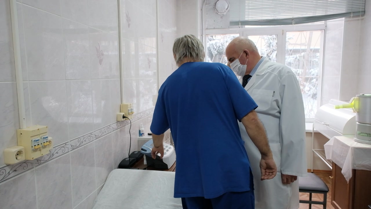 Сергей Ситников посетил Отделение реабилитации в Костромском госпитале ветеранов