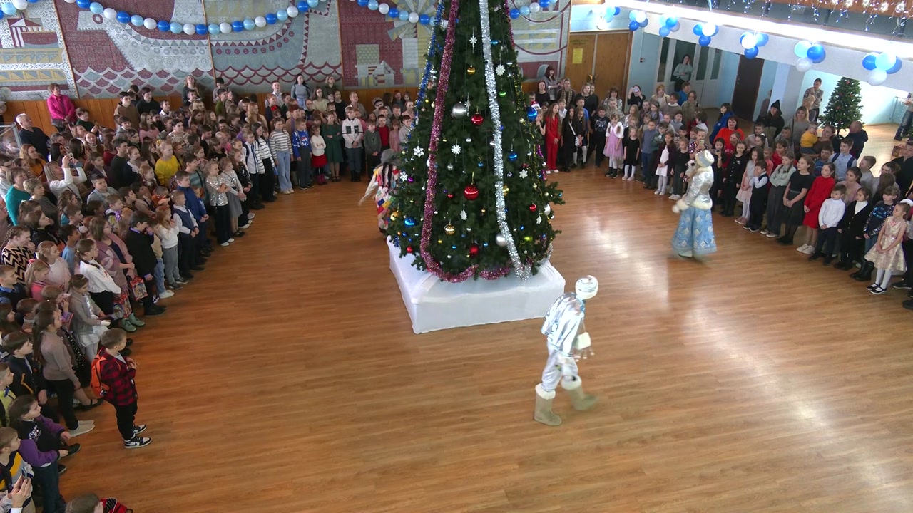 500 детей из всех уголков Костромской области сегодня побывали на Губернаторской ёлке