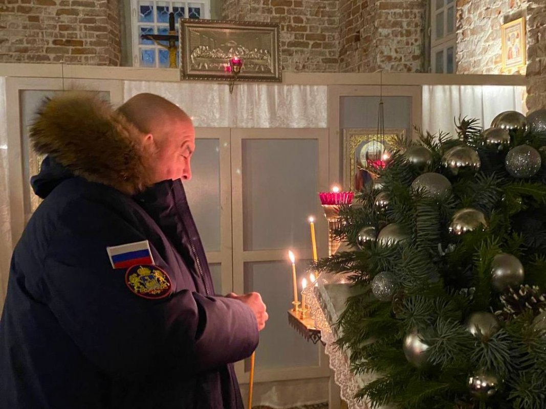 Сергей Ситников встретил Рождество Христово в сельском храме