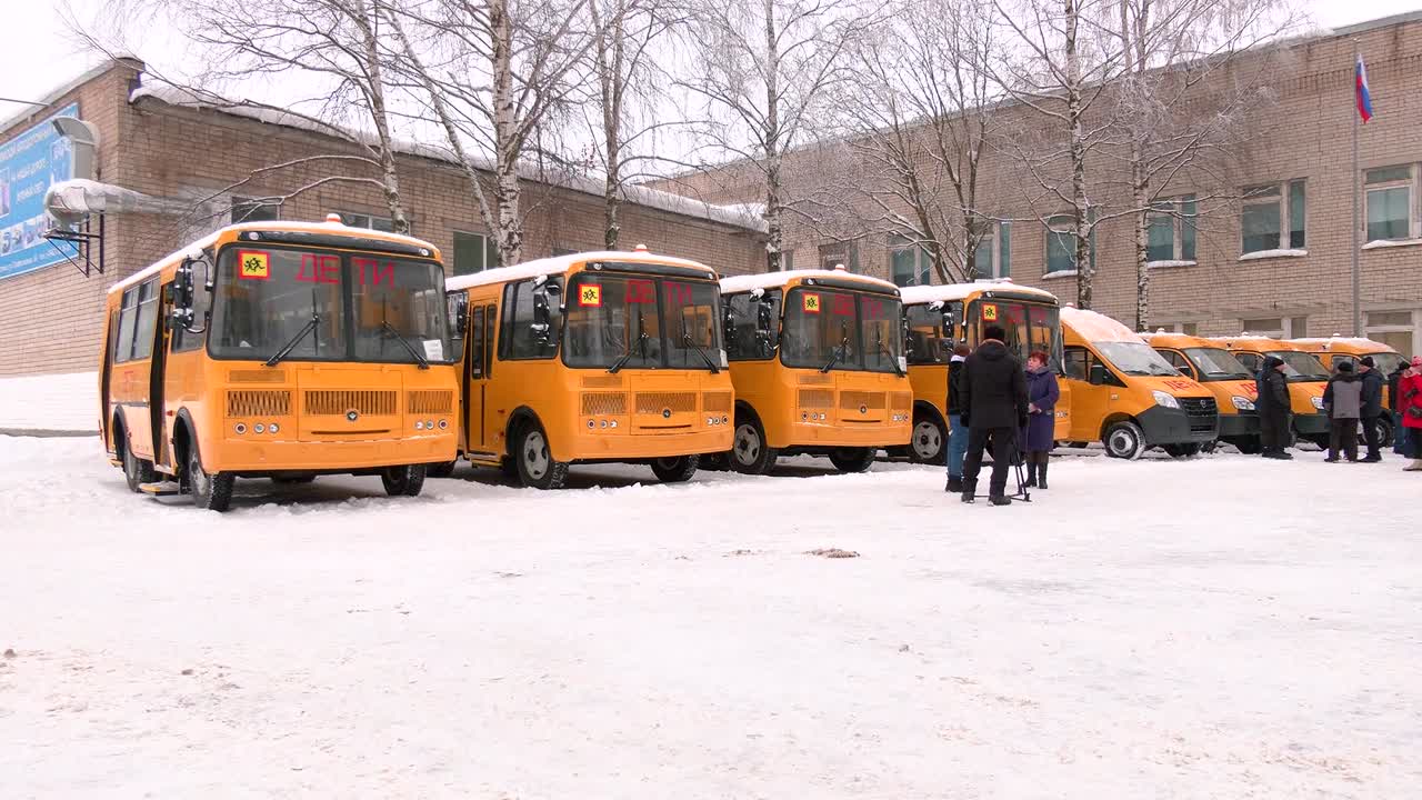 Автопарк школьных автобусов в Костромской области пополнился новыми машинами
