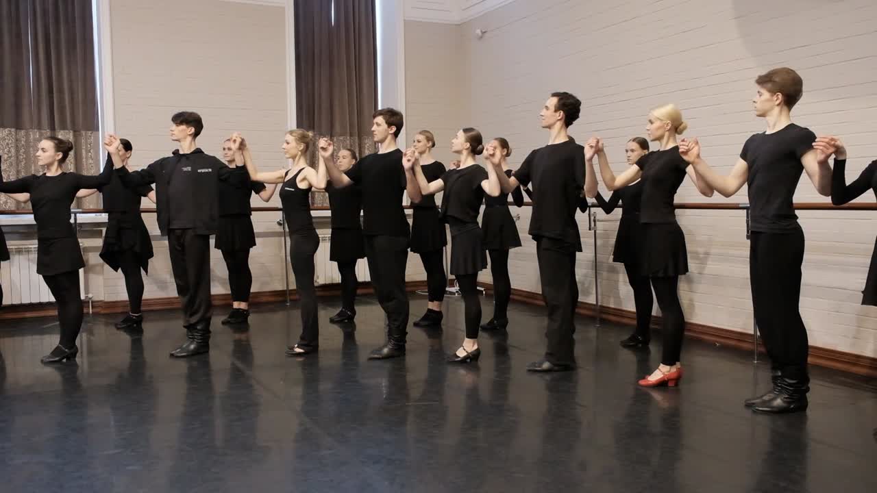 В Костроме завершился проект «Губернская балетная школа объединяет народы 2.0».