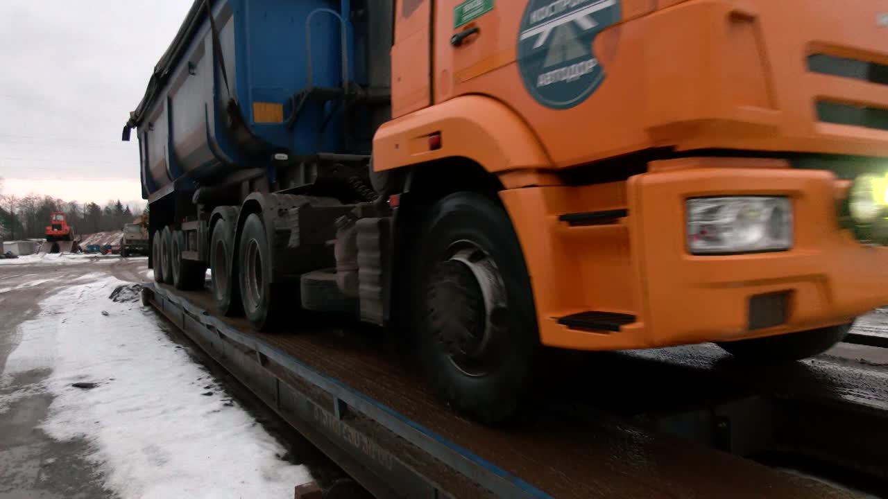 В Костроме с 1 апреля вводят сезонные ограничения для движения большегрузного транспорта