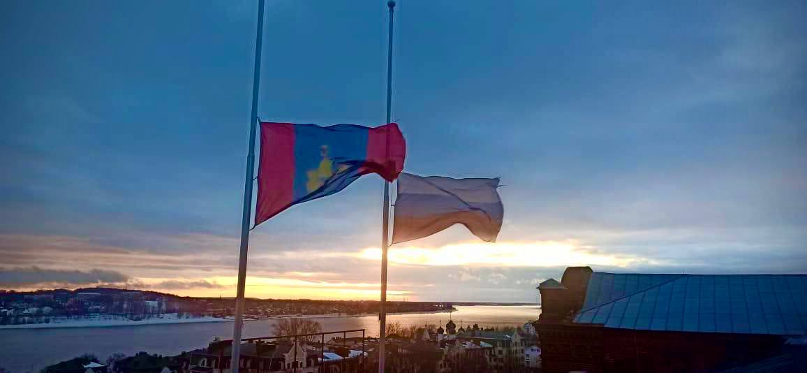 В Костромской области в знак траура приспущены Государственные флаги