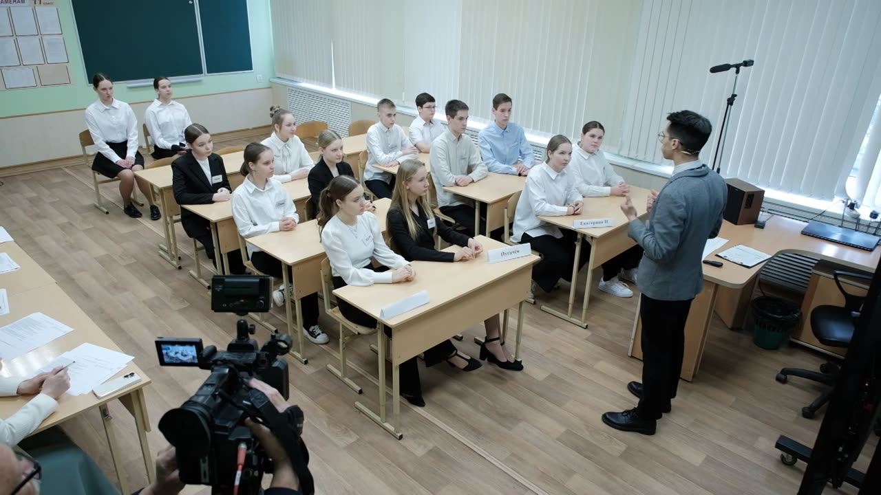 Сегодня телезритель вместе с жюри познакомился с профессиональными секретами лучших педагогов Костромской области