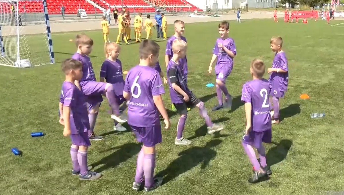 Звёзды российского футбола встретятся на одном поле с детскими командами Костромской области