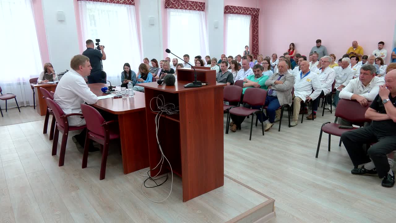 В Костромской областной клинической больнице состоялась внеплановая медицинская конференция, собранная по инициативе врачей