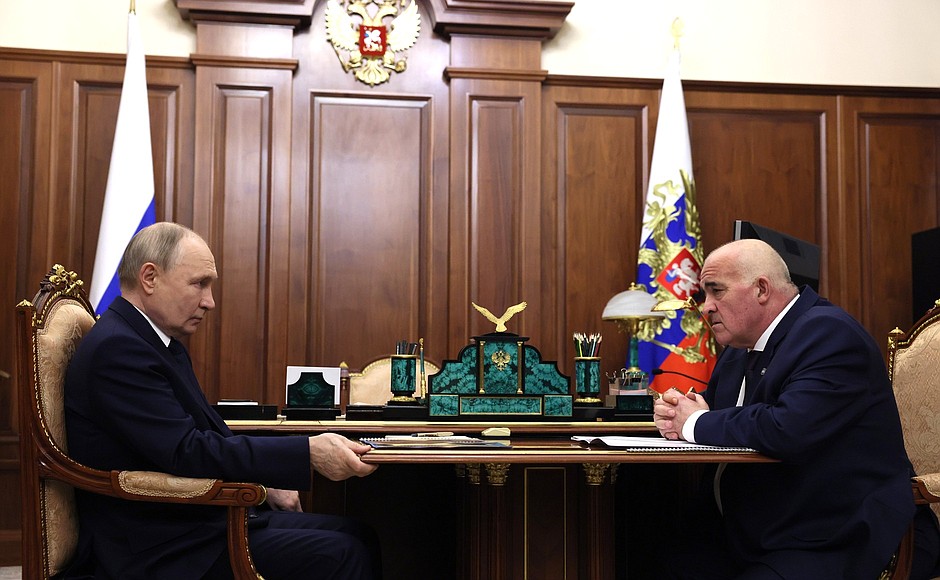 Президент России Владимир Путин поддержал выдвижение Сергея Ситникова на новый срок