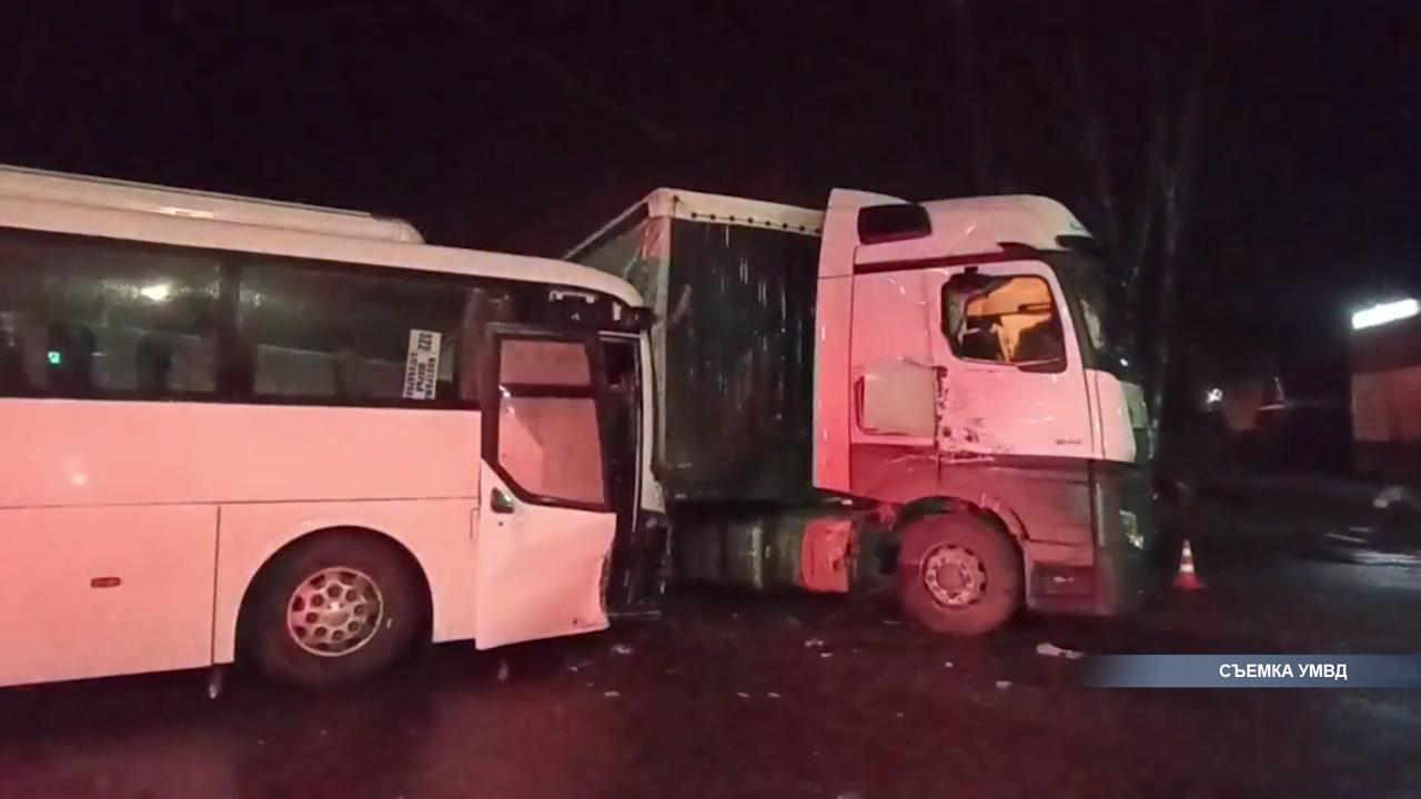 Обстоятельства происшествия и виновник ДТП выясняются