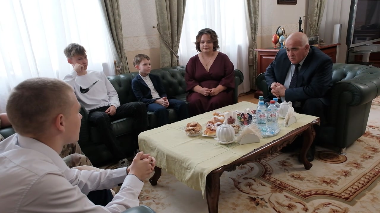 Многодетная семья Силиверстовых поблагодарила Сергея Ситникова за поддержку