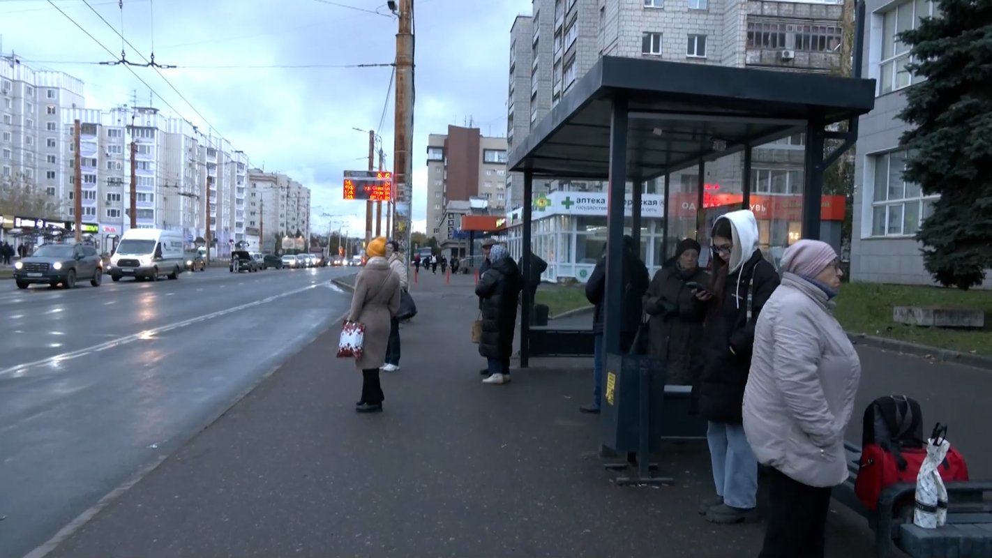 В Костроме приступили к замене автобусных павильонов