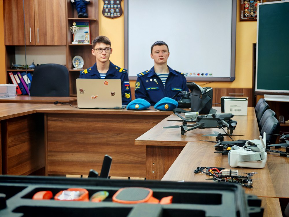Костромских старшеклассников учат работать с беспилотниками