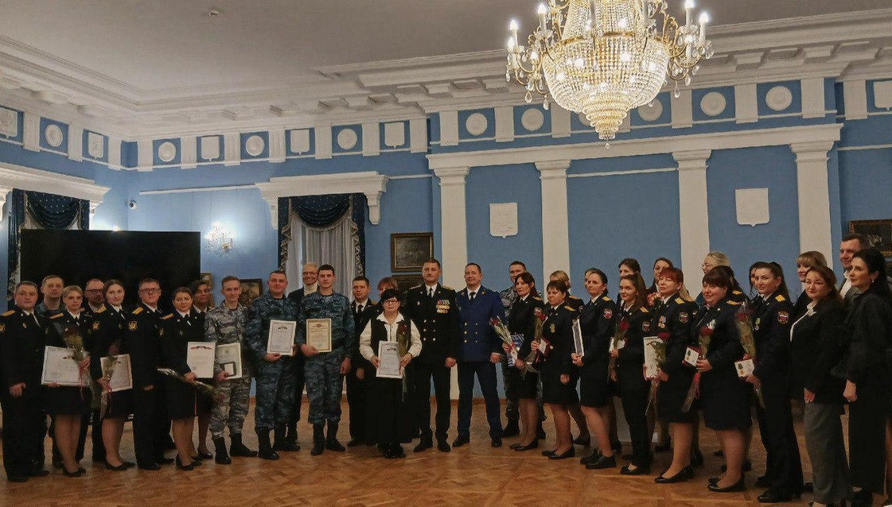 Судебные приставы отмечают профессиональный праздник