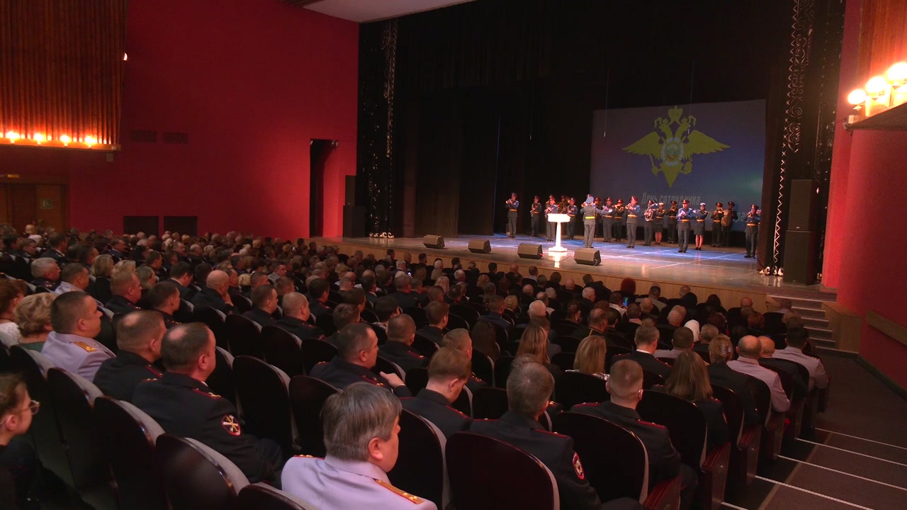 Сергей Ситников поздравил правоохранителей с профессиональным праздником