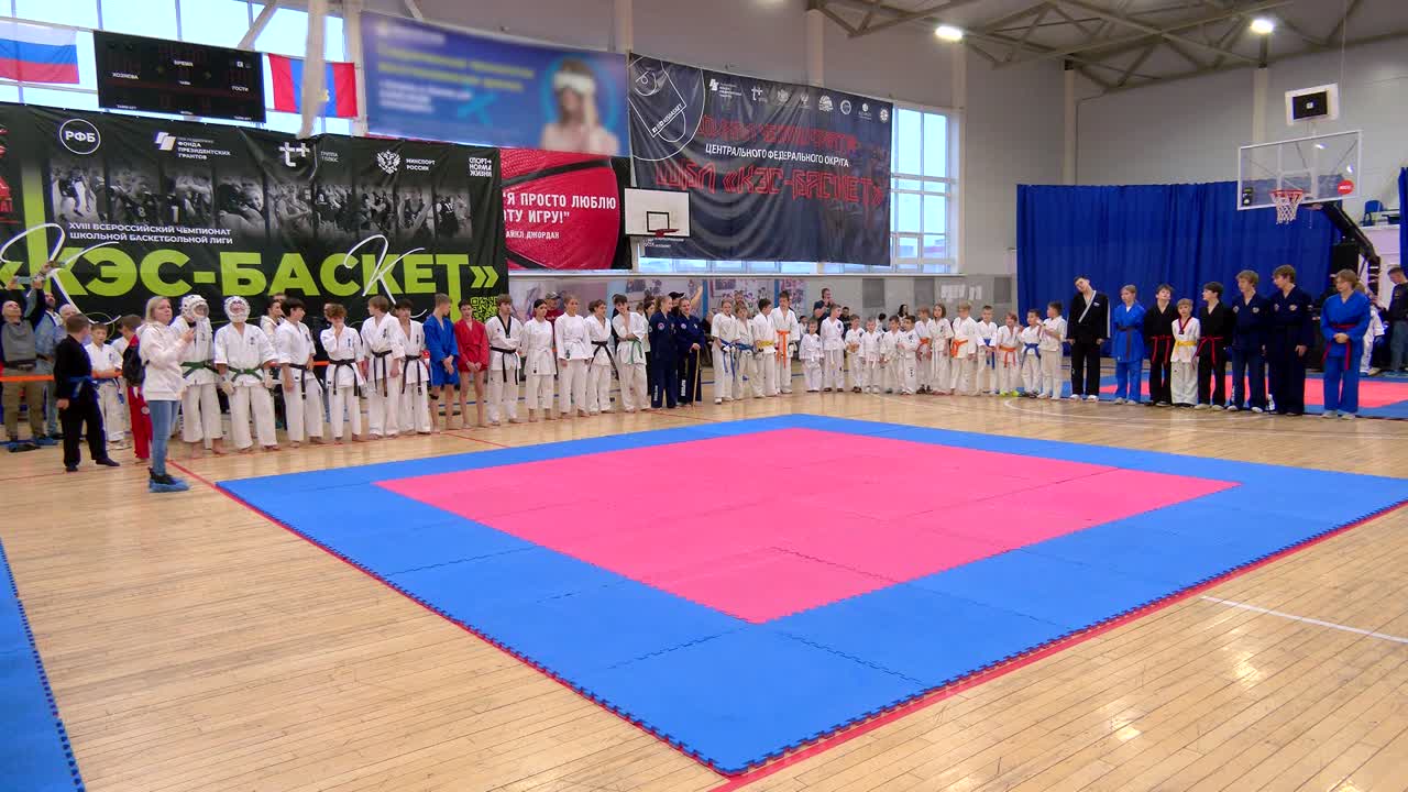 Для поддержания патриотизма и силы духа