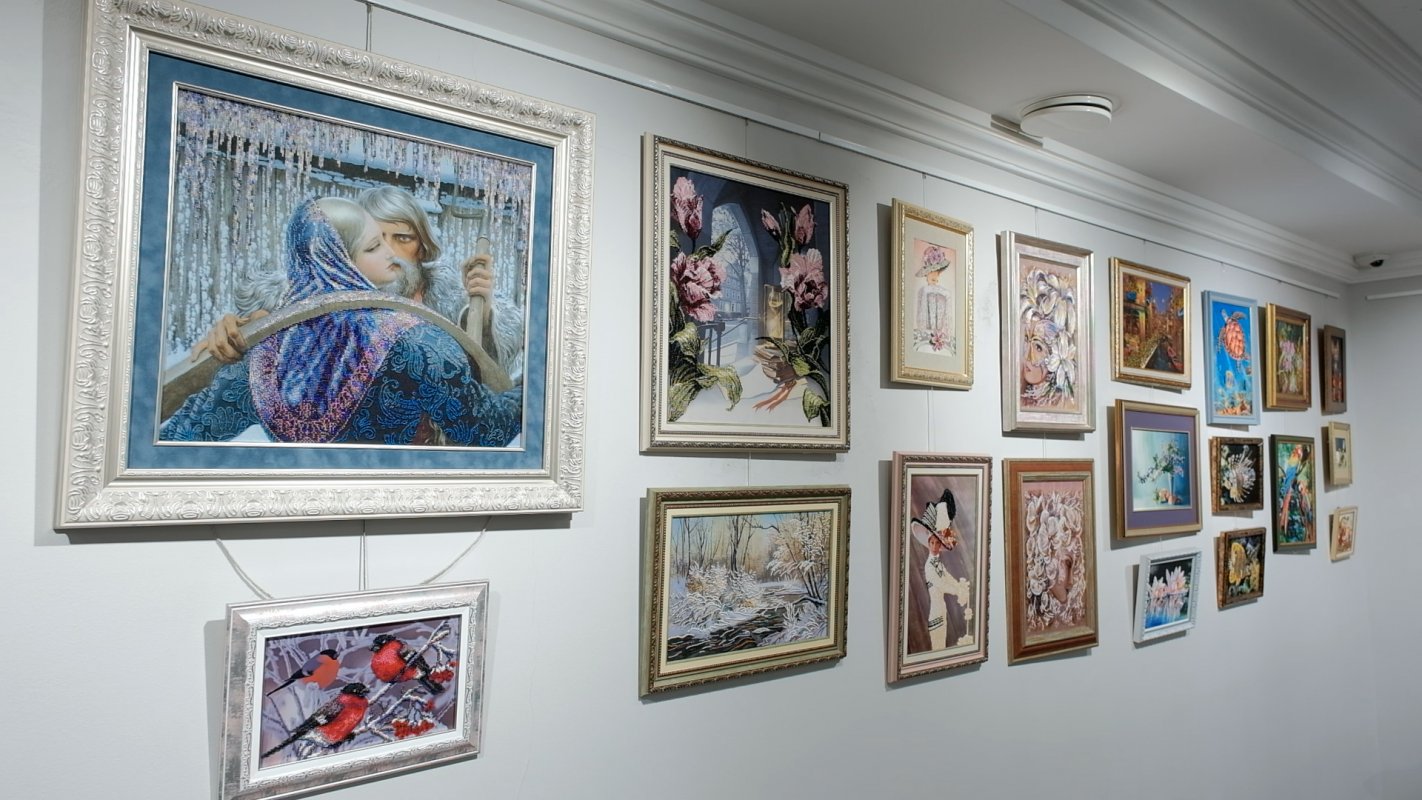 В Музее природы открылась выставка «Россыпь самоцветов»