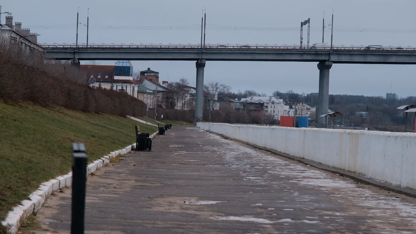 Амфитеатр, площадка для стритбола и велодорожка