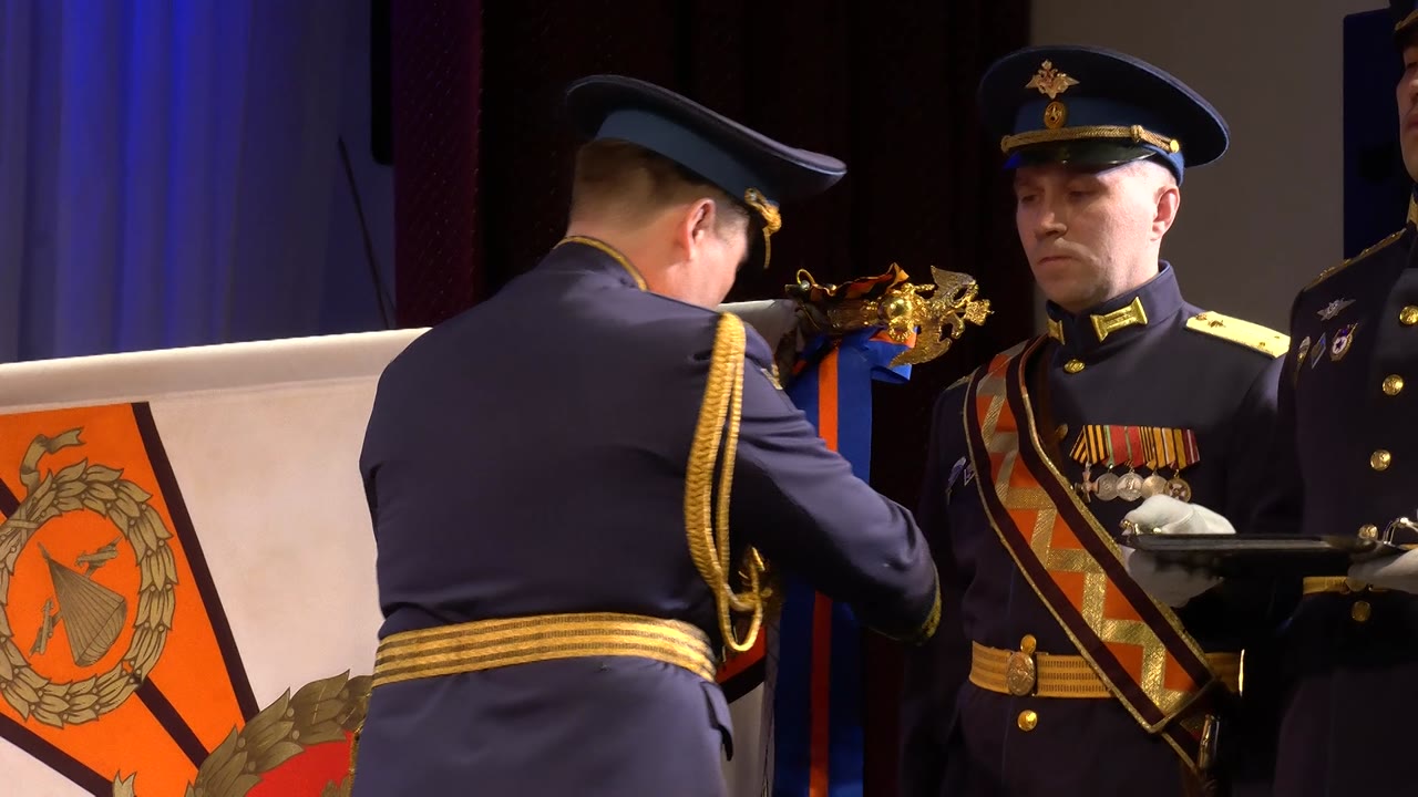 За мужество, отвагу и самоотверженность