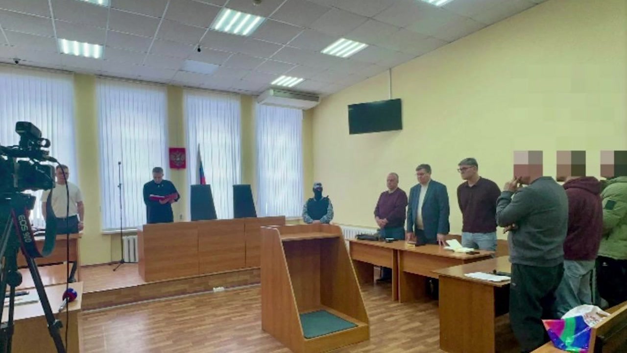 Взяты под стражу в зале суда