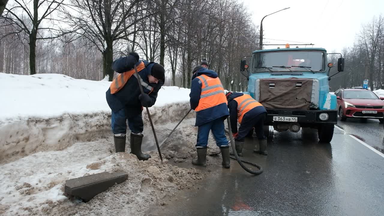 Для устранения талой воды