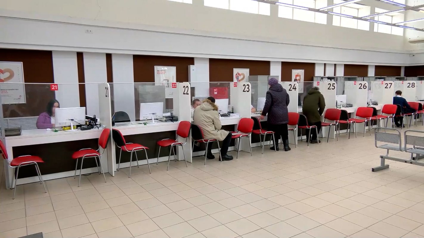 По праздничному графику