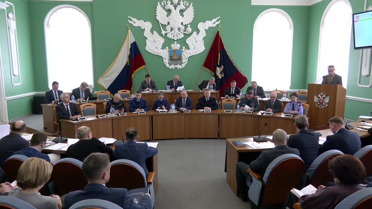 Сергей Ситников потребовал принять комплексные меры для сдерживания цен на продукты