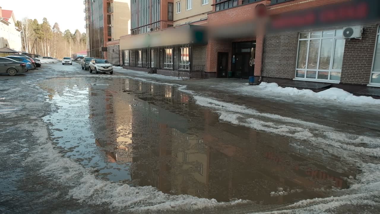 Мнение костромичей: нигде не пройти &ndash; везде лужи!