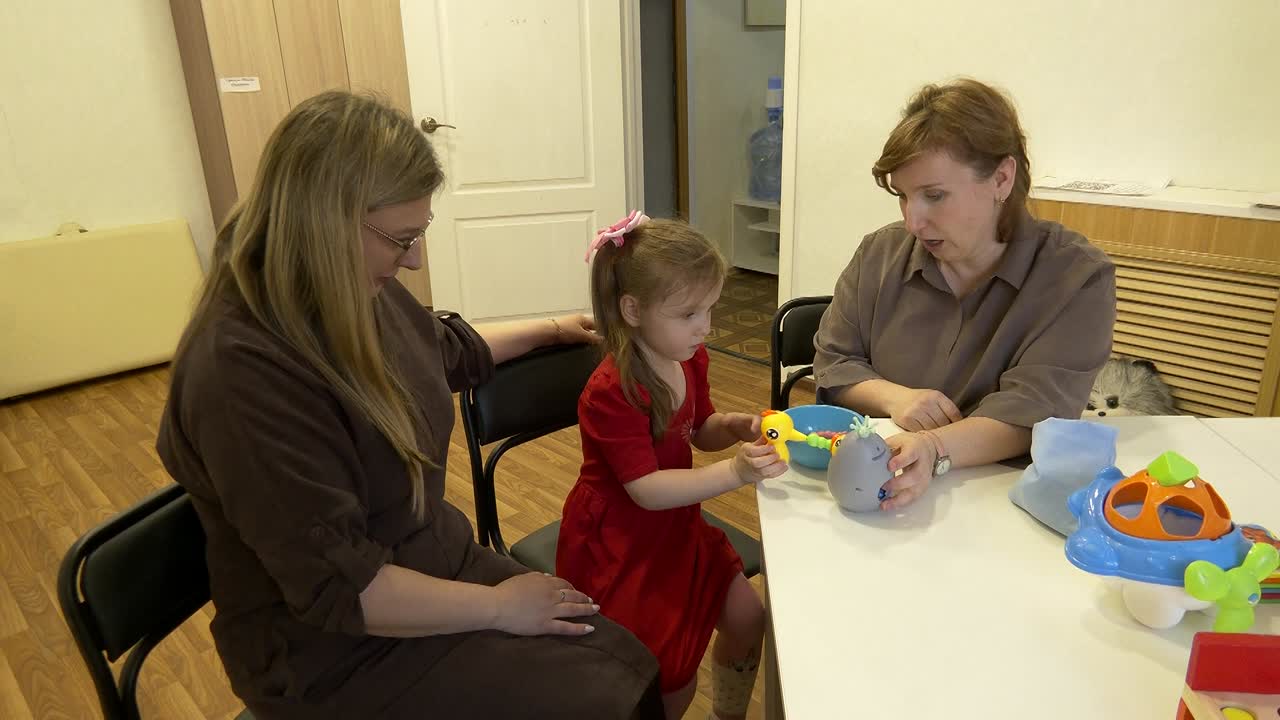 Ещё двум костромским семьям оказана поддержка в реабилитации детей-инвалидов