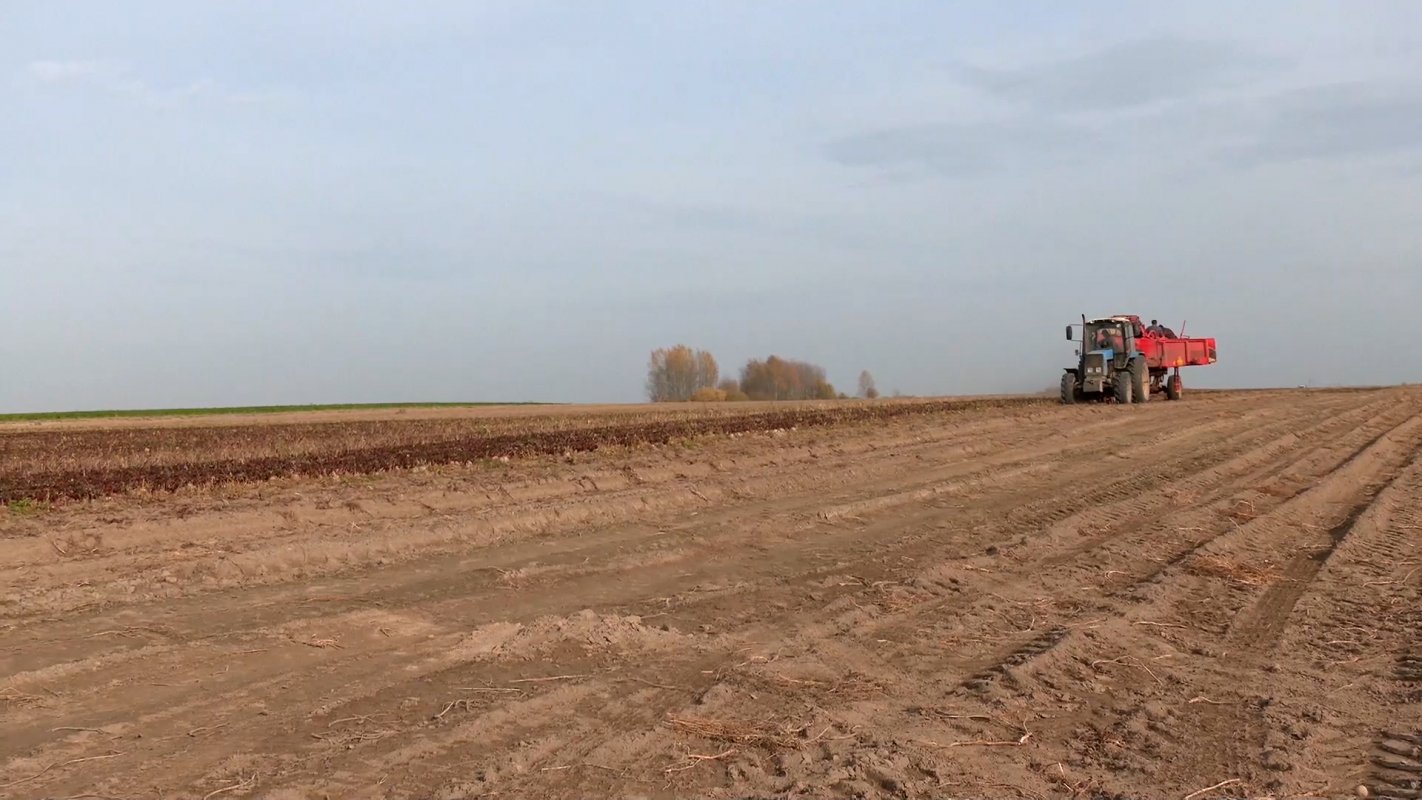 Первая техника вышла в поля