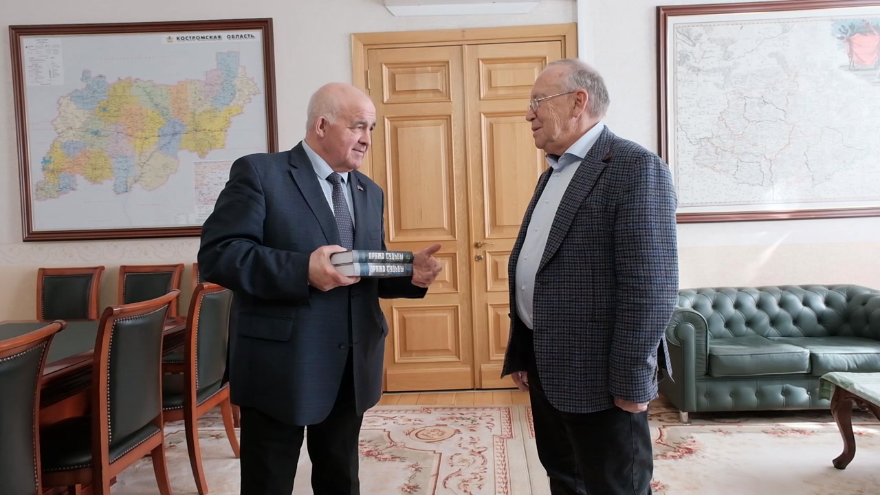 В дружеской обстановке