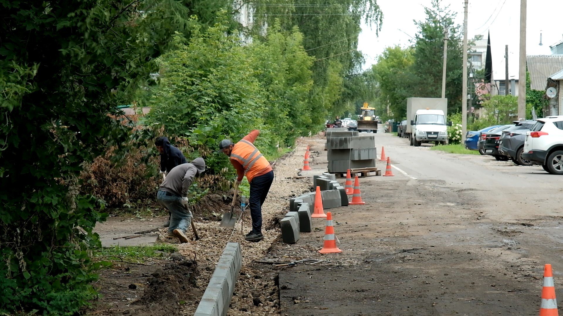 Приступили к асфальтированию