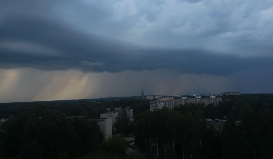 В Костромской области прогнозируют грозу и сильный ветер