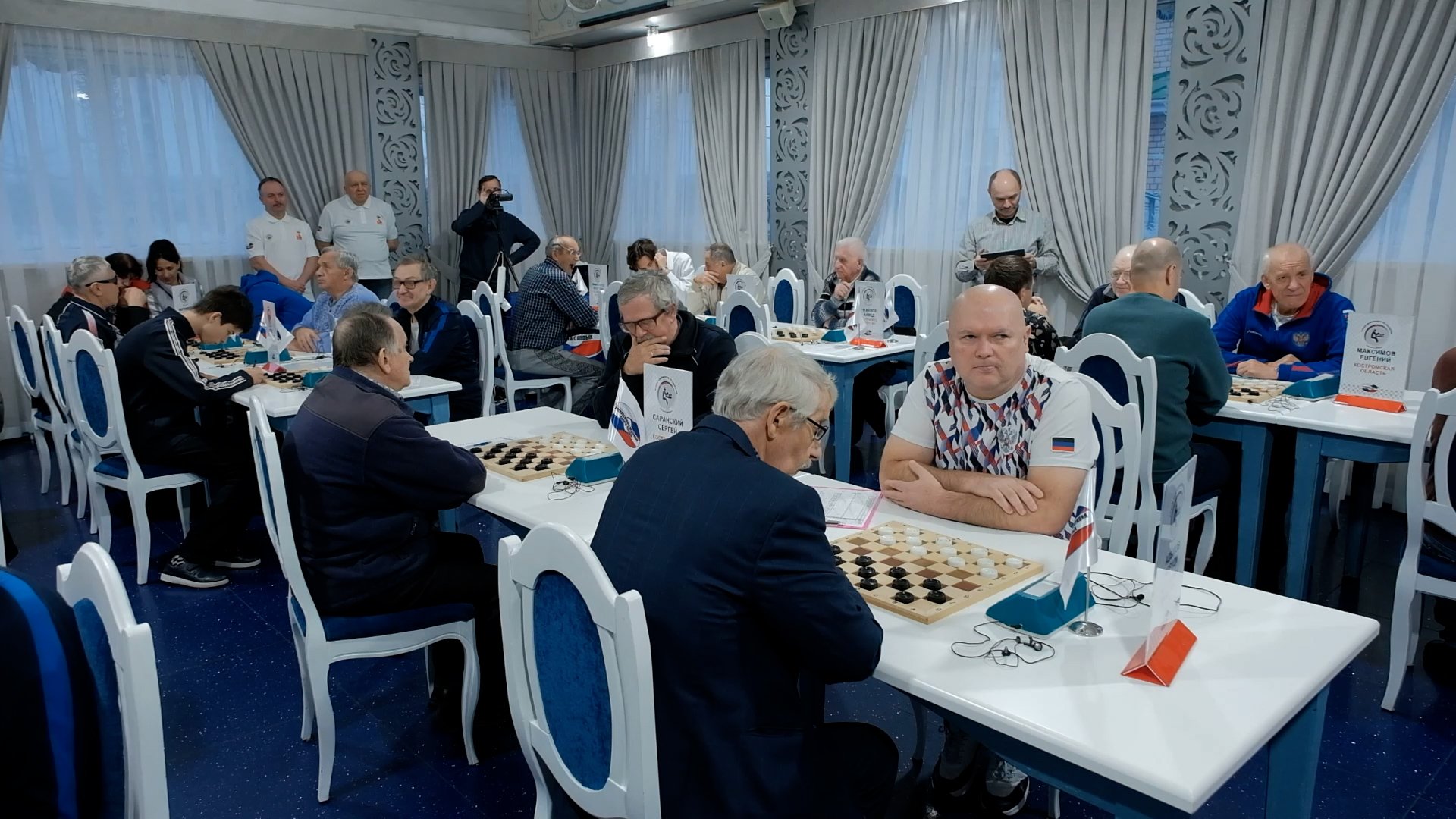 В дисциплине русские шашки