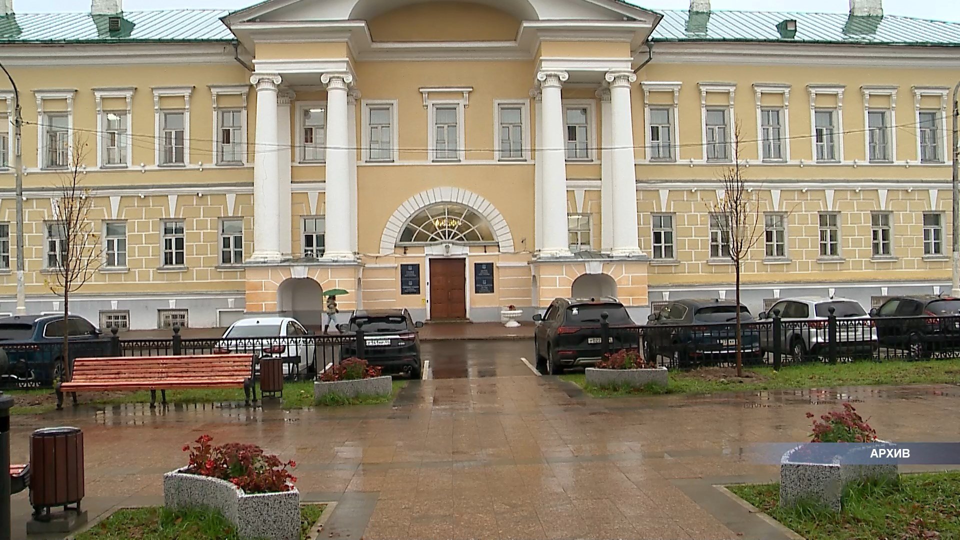 В повестке 16 вопросов