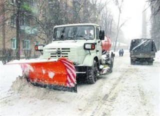В Костромской области этой ночью чистили снег две сотни машин
