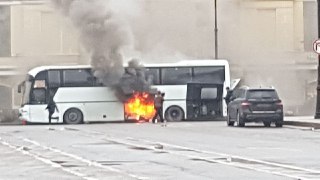 Костромские школьники не пострадали в загоревшемся автобусе в Санкт-Петербурге