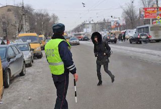 Костромские госавтоинспекторы взяли под контроль аварийно-опасные участки для пешеходов
