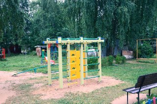 В Костромской области продолжают благоустраивать дворовые территории в рамках федеральной программы