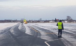 Костромской самолет был вынужден приземлиться в Туношне