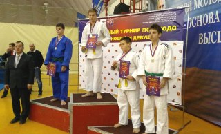 Одно золото и две бронзы привезли костромские дзюдоисты с межрегионального турнира