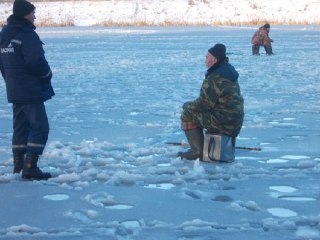 Костромские спасатели предупредили, что на лед выходить опасно